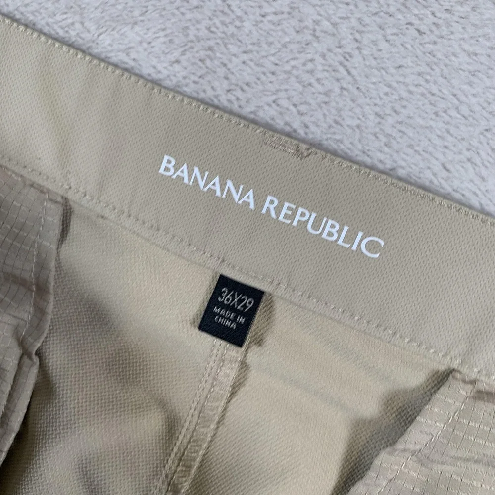 Banana Republic Pants Mens 36x29 Beige Straight Fit Performance Polyester Casual